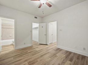 1910 Robbins PL 105, Austin TX 78705