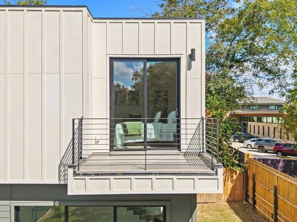 4407 Merle DR B, Austin TX 78745