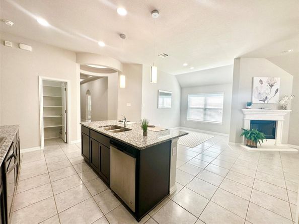 1017 Hillrose DR, Leander TX 78641