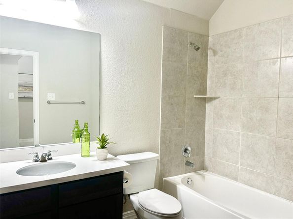 1017 Hillrose DR, Leander TX 78641