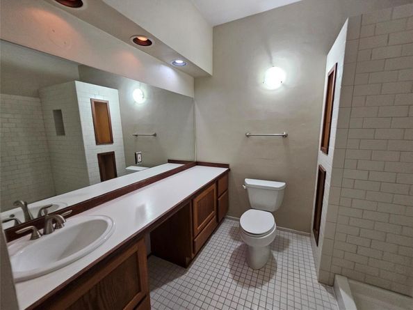 2450 Wickersham LN 205, Austin TX 78741
