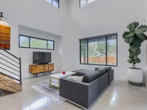 2001 Sl Davis Ave, Austin TX 78702