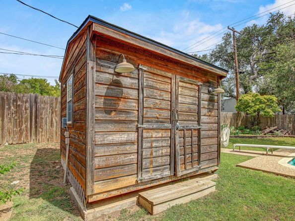 908 Hollybluff ST, Austin TX 78753