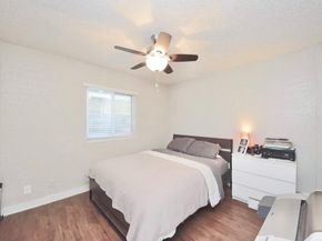 2401 Manor RD 132A, Austin TX 78722