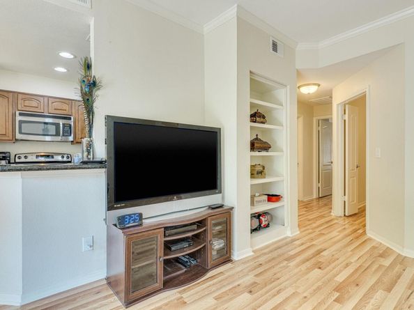 6000 Shepherd Mountain CV 807, Austin TX 78730