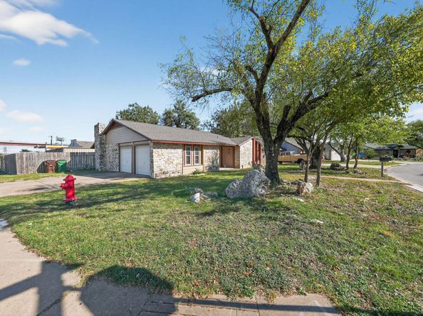 1209 Sagebrush DR, Round Rock TX 78681