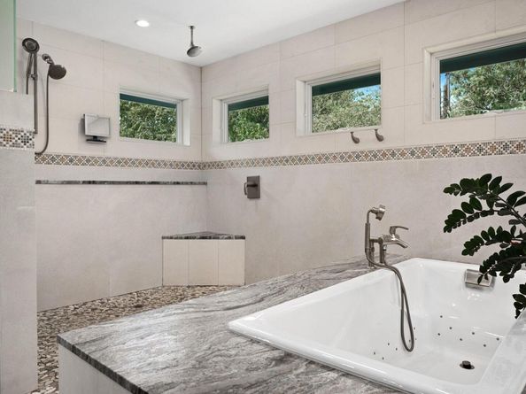 3904 Petes PATH, Austin TX 78731
