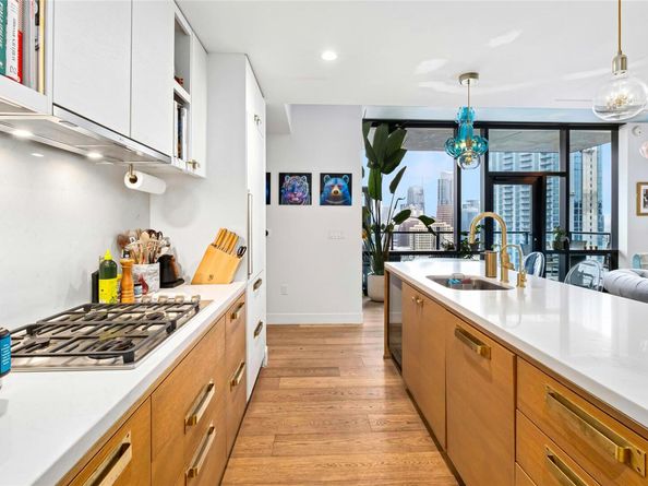 70 Rainey ST 2702, Austin TX 78701