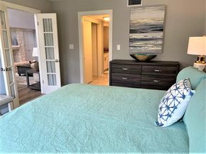 105 Birdie DR, The Hills TX 78738