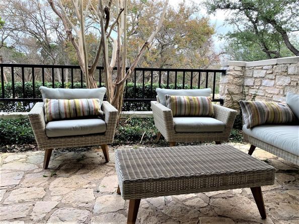 105 Birdie DR, The Hills TX 78738