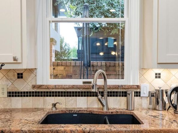 902 W 18th ST B, Austin TX 78701