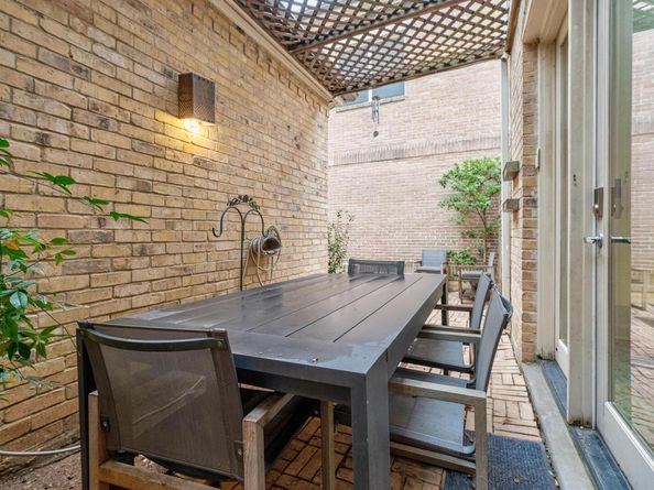 902 W 18th ST B, Austin TX 78701