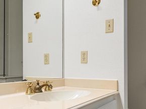 902 W 18th ST B, Austin TX 78701