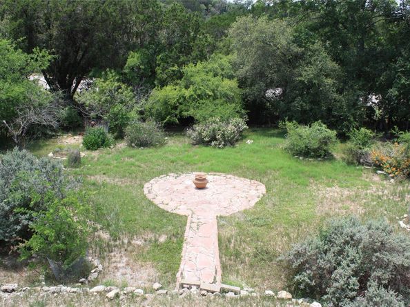 1004 Daviot DR, Briarcliff TX 78669