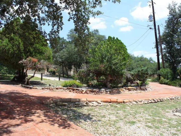 1004 Daviot DR, Briarcliff TX 78669