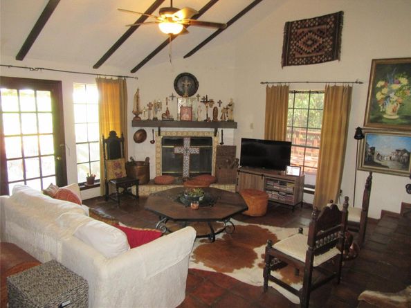 1004 Daviot DR, Briarcliff TX 78669