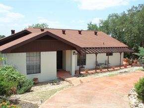 1004 Daviot DR, Briarcliff TX 78669