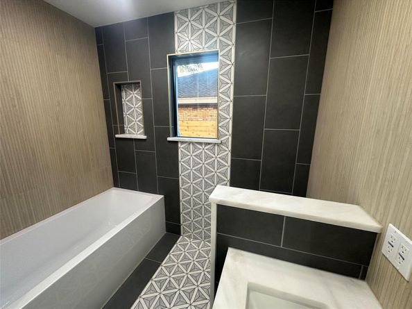 4910 Woodcreek RD, Austin TX 78749