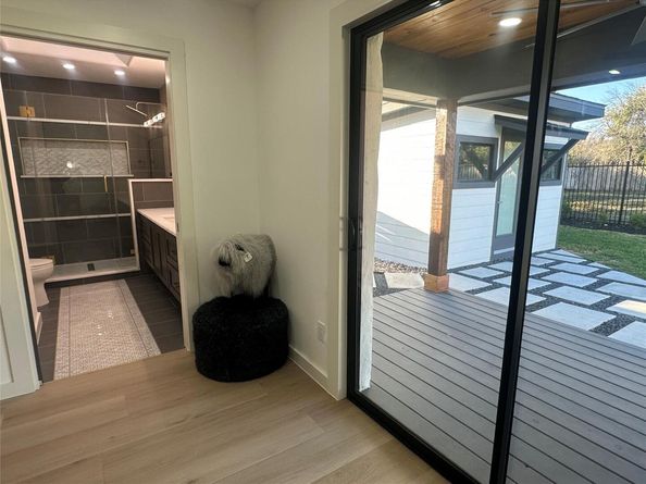 4910 Woodcreek RD, Austin TX 78749