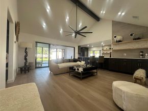 4910 Woodcreek RD, Austin TX 78749