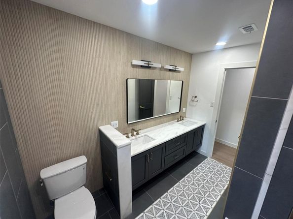 4910 Woodcreek RD, Austin TX 78749