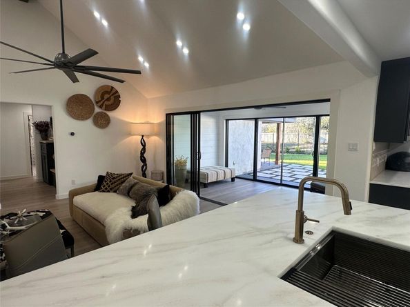 4910 Woodcreek RD, Austin TX 78749