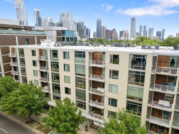 210 Lee Barton DR 415, Austin TX 78704