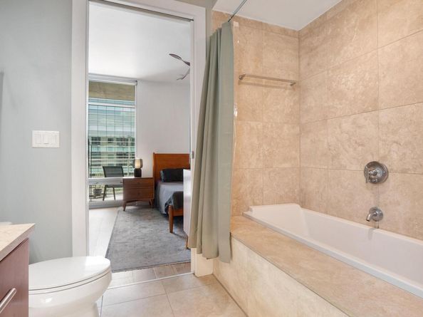 210 Lee Barton DR 415, Austin TX 78704