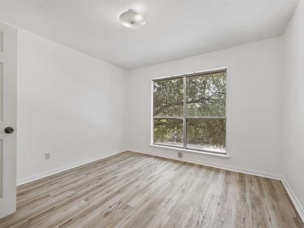 2450 Wickersham LN 106, Austin TX 78741