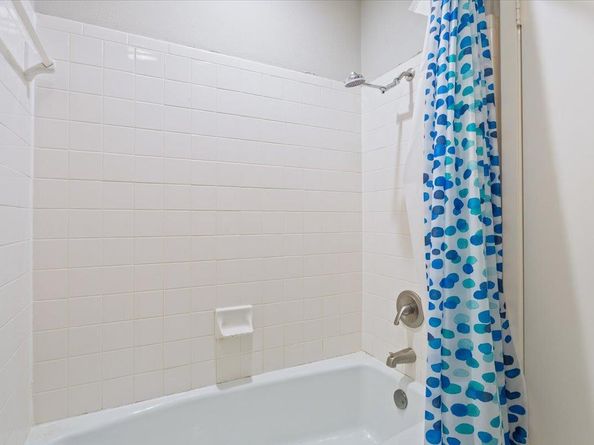 2100 Oakridge DR, Round Rock TX 78681