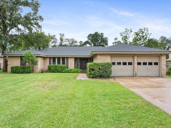 2100 Oakridge DR, Round Rock TX 78681