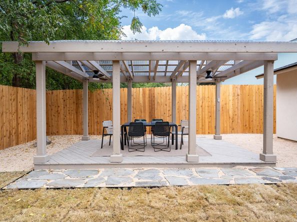2105 Trede DR, Austin TX 78745