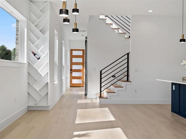 501 E Burton ST, Manor TX 78653