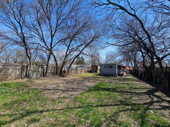 516 Montopolis DR, Austin TX 78741