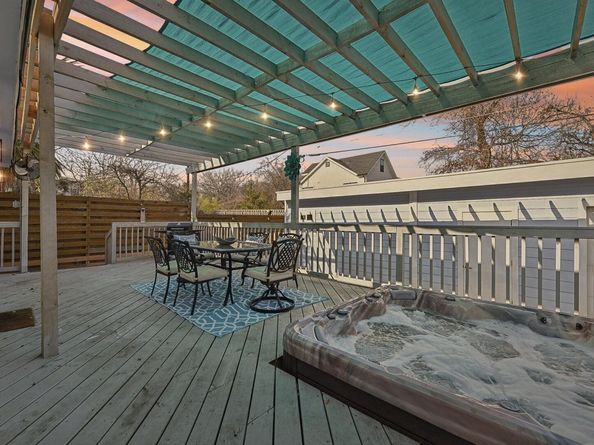 906 E 43rd ST, Austin TX 78751