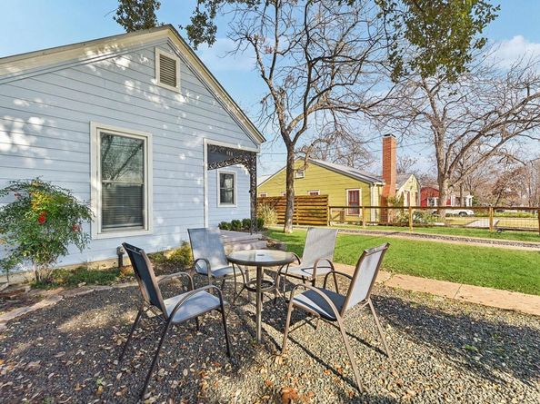 906 E 43rd ST, Austin TX 78751
