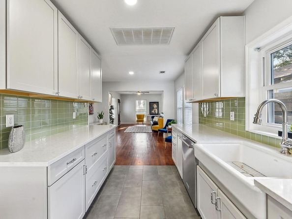 906 E 43rd ST, Austin TX 78751