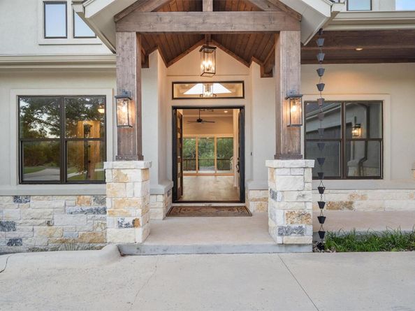 302 Highland Spring LN, Georgetown TX 78633
