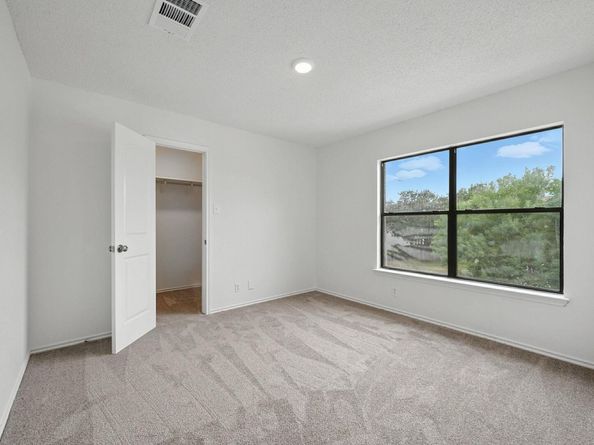 2947 Donnell DR, Round Rock TX 78664