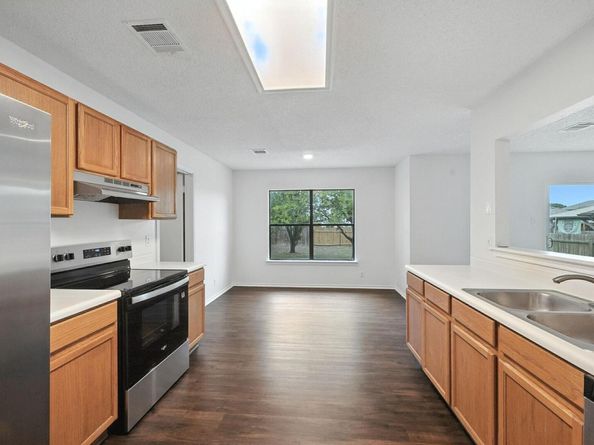 2947 Donnell DR, Round Rock TX 78664