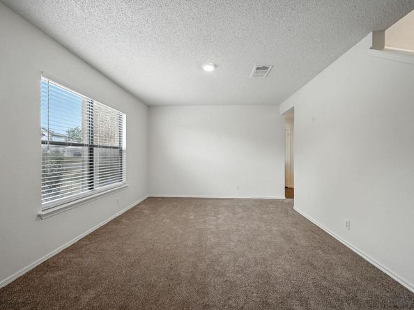 2947 Donnell DR, Round Rock TX 78664