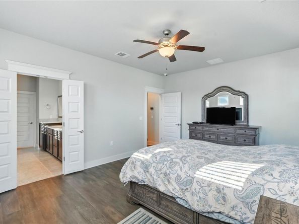 1707 Loyal Friend DR 50, Leander TX 78641