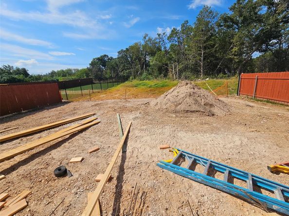 1242 Robin TRL, Round Rock TX 78681