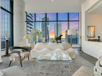 210 Lavaca ST