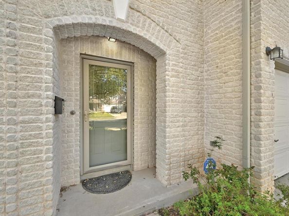 11301 Blairview LN, Austin TX 78748