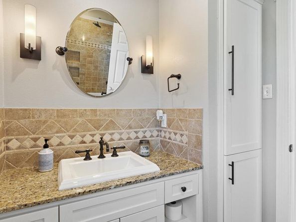 2103 Doral DR, Austin TX 78746