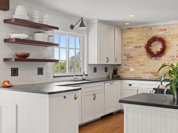 2103 Doral DR, Austin TX 78746