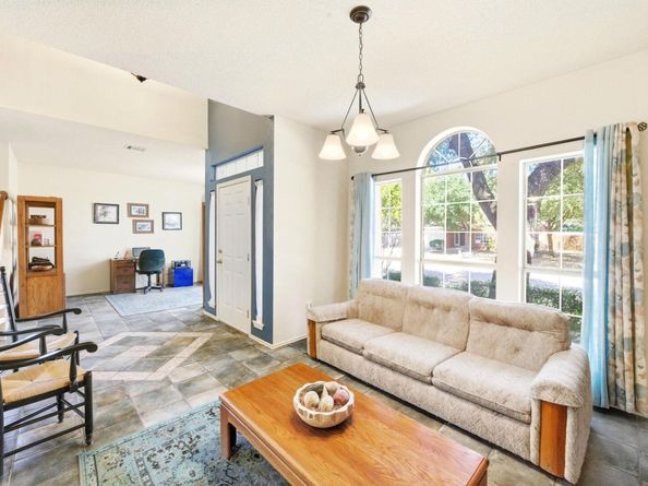 6617 Bramber LN, Austin TX 78754