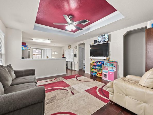 137 Hillhouse LN, Manchaca TX 78652