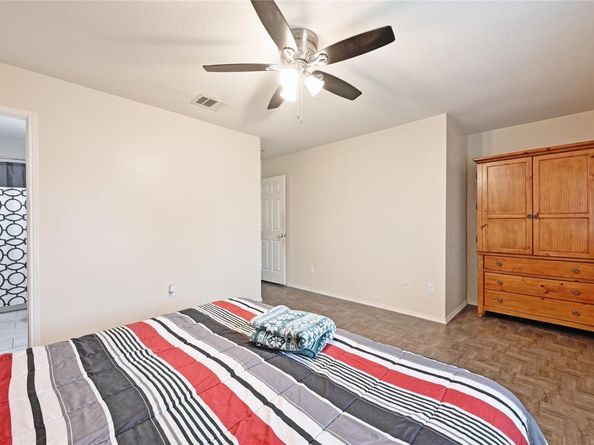 137 Hillhouse LN, Manchaca TX 78652